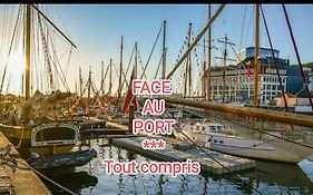 Le Reflet Des Voiles Face Au Port De Fecamp
