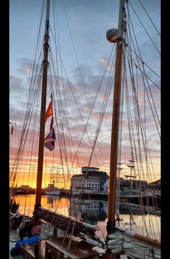 Le Reflet Des Voiles Face Au Port De Fecamp Appartement Buitenkant foto